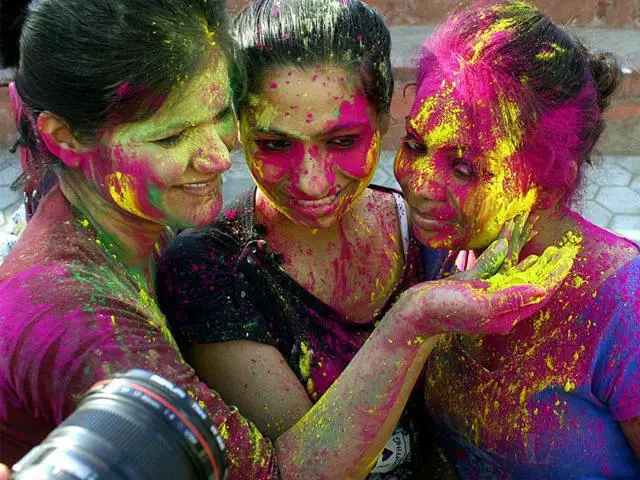 Happy Holi Photos Hot girl